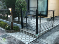 門はそのままに、門から繋がるフェンスのリフォームをしました