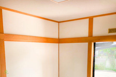 和室の天井に、ベニヤ板を貼り、クロス貼りの天井にリフォーム